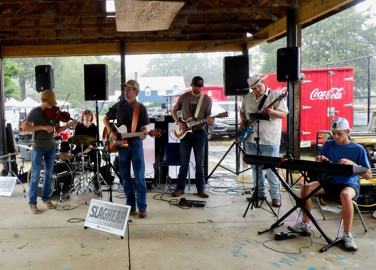 Why Dog Daze is the place to be, August 9—food, pup strut + free admission 4 Dog Daze