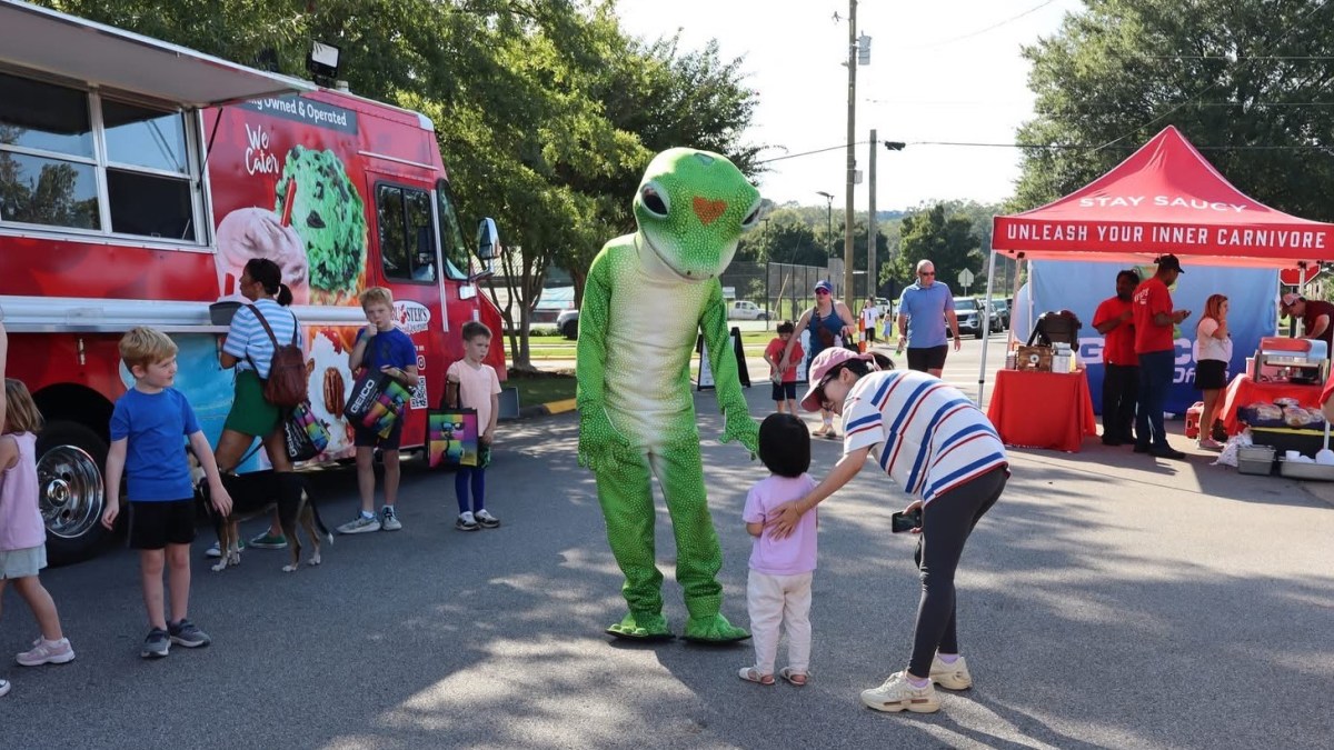 Why Dog Daze is the place to be, August 9—food, pup strut + free admission 1 Dog Daze
