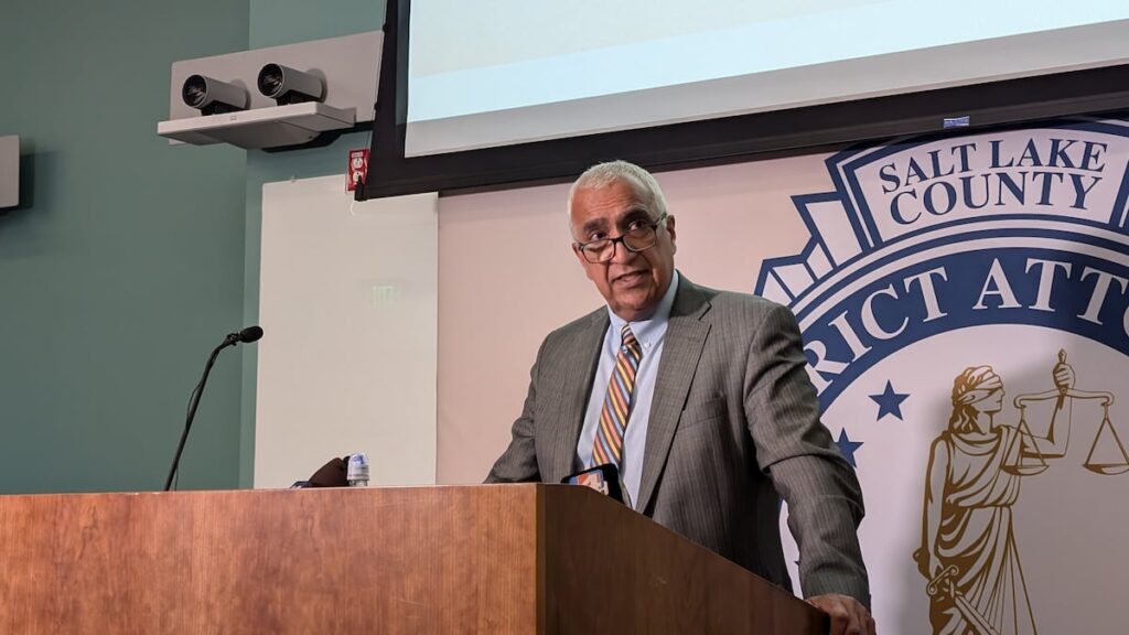 Sandy couple accused of abusing, torturing 3-year-old girl