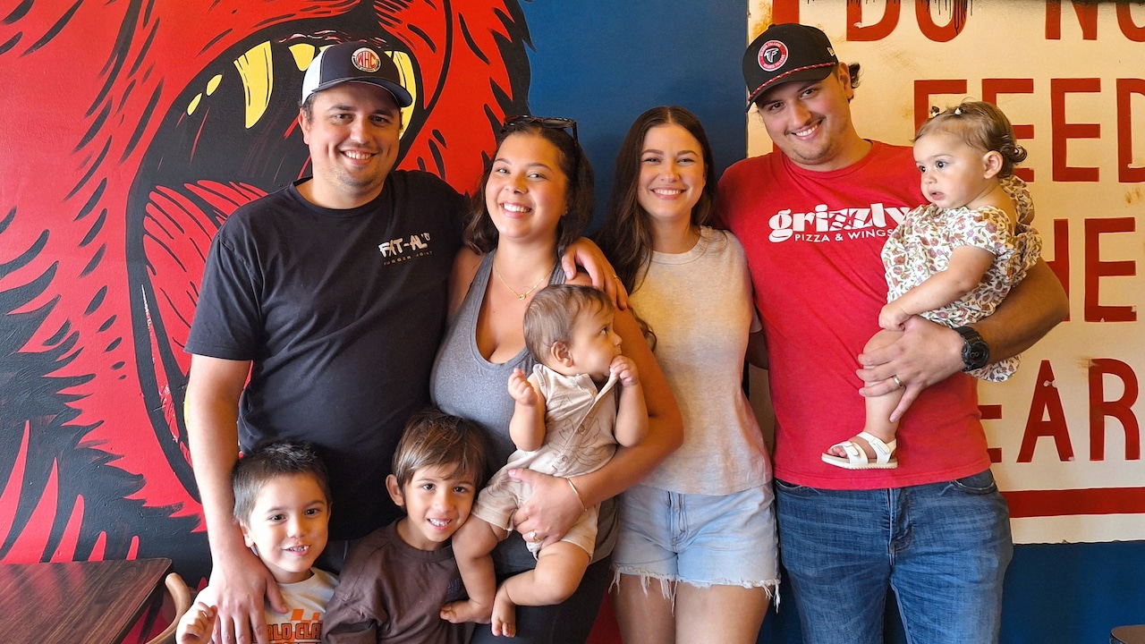 Nick and Al Karvelas opened their dual restaurants Grizzly Pizza & Wings and Fat Al's Burger Joint in Atmore in 2023 and have expanded into Daphne.