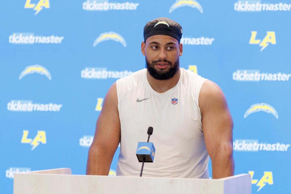 Los Angeles Chargers LT out for season