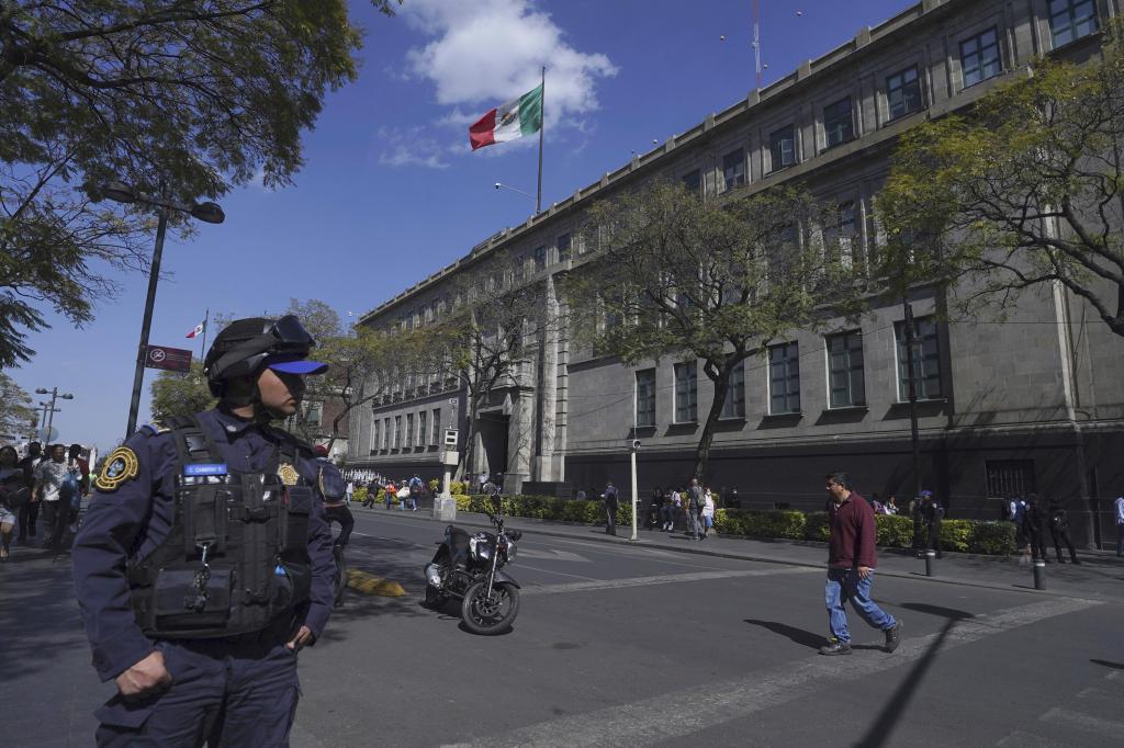 Suprema Corte aplaza decisión de prisión preventiva y la deja en manos de nuevos ministros – Chicago Tribune