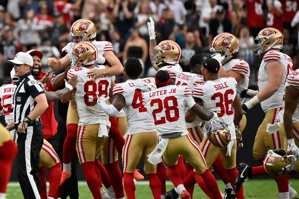 49ers sufren más lesiones en la ofensiva durante victoria de pretemporada ante Raiders – Chicago Tribune