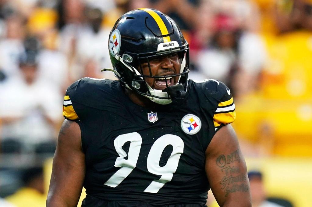 Steelers rookie Derrick Harmon injures knee in preseason