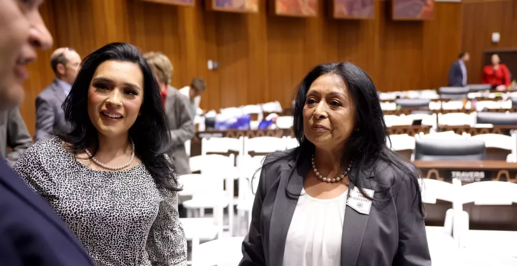 Phoenix lawmaker, daughter tried to smuggle box cutter into school