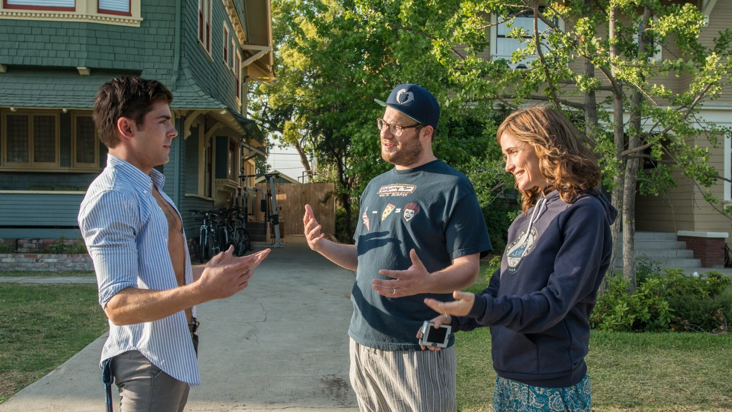 Zac Efron, Seth Rogen, and Rose Byrne in 