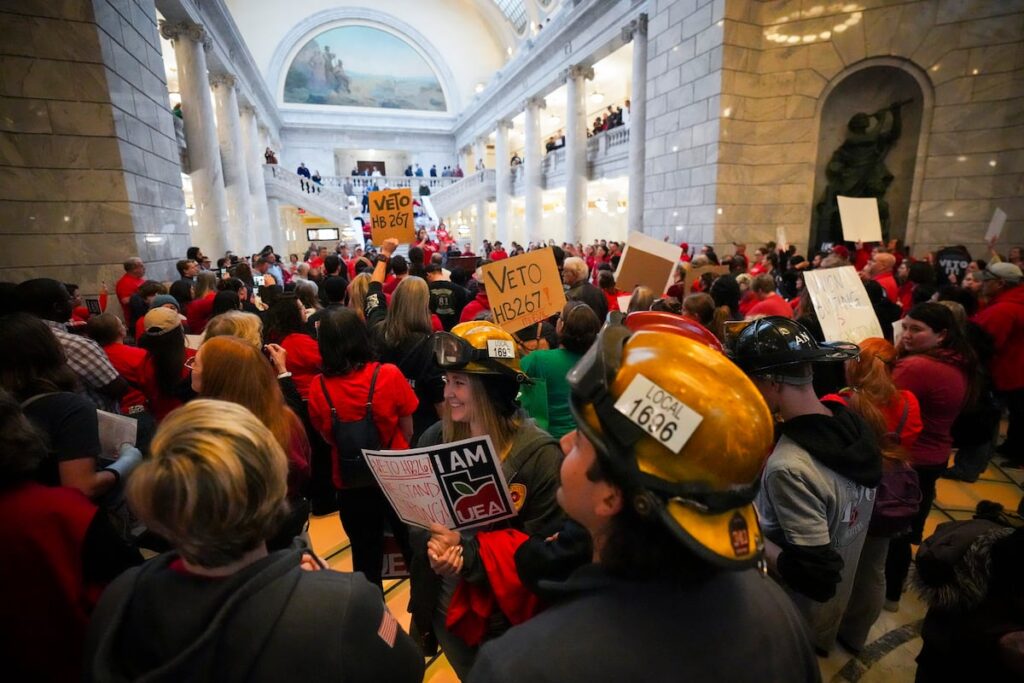 Labor groups want voters, not GOP lawmakers, to decide fate of bargaining ban