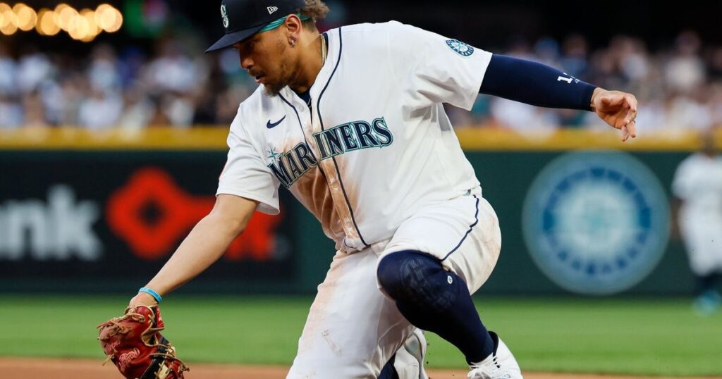 Photos: Seattle Mariners face Athletics