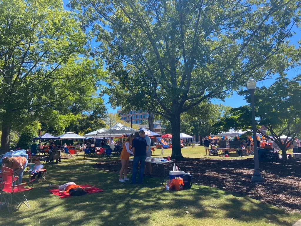 Your ultimate guide to football season in Alabama + tailgate tips 3 tailgate auburn Your ultimate guide to football season in Alabama + tailgate tips