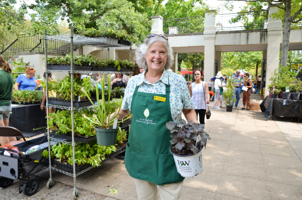 15 weekend events, including an awesome fall plant sale—September 5-7