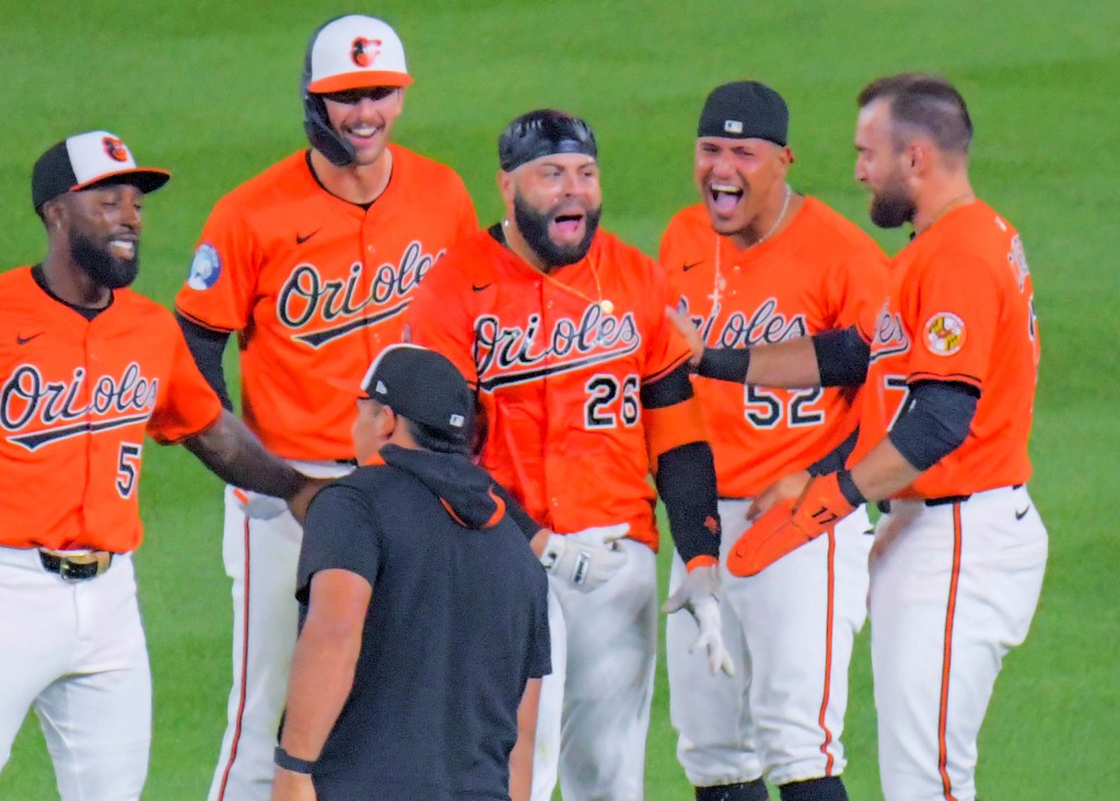 Orioles stun Dodgers, turning no-hit bid into walk-off win