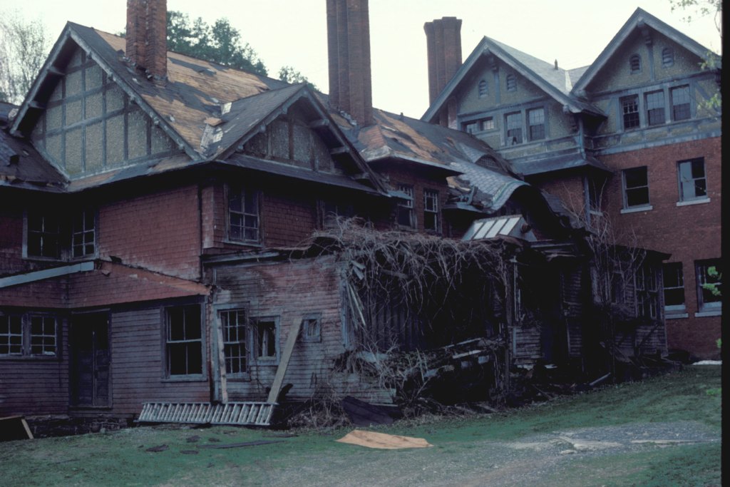 The back of Shelburne House, now the inn, in 1985