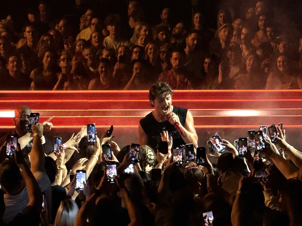 Benson Boone threw everything but the kitchen sink into acrobatic Orlando show