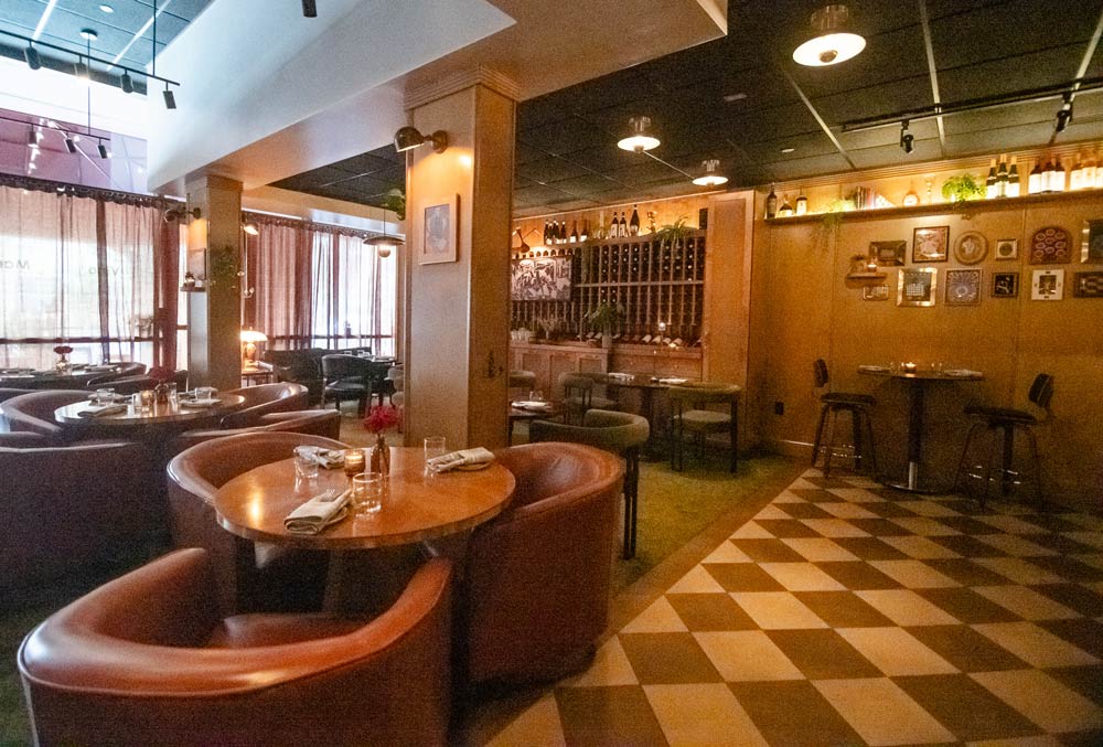 New North Quarter wine bar Sparrow gives you wings