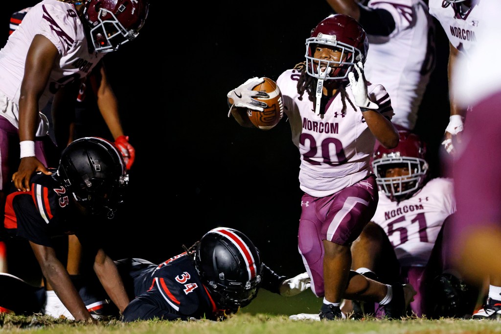 Friday night highlights: Bayside picks off 5 passes, knocks off No. 11 Salem