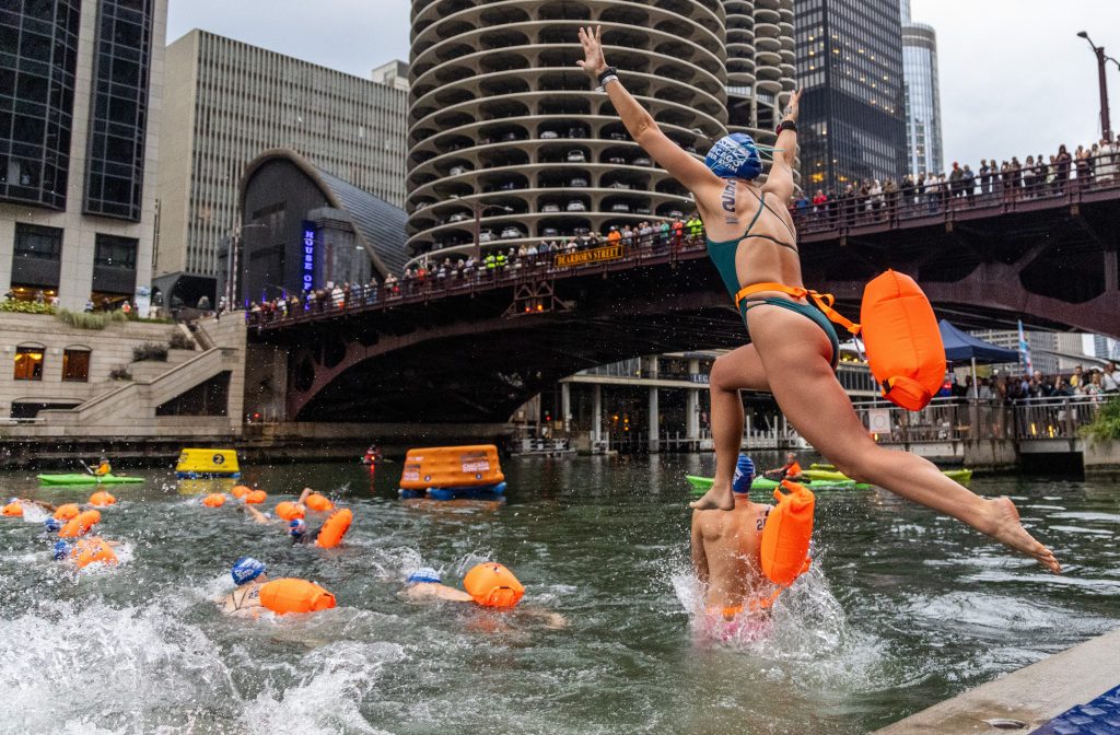 First Chicago River race held after nearly a century