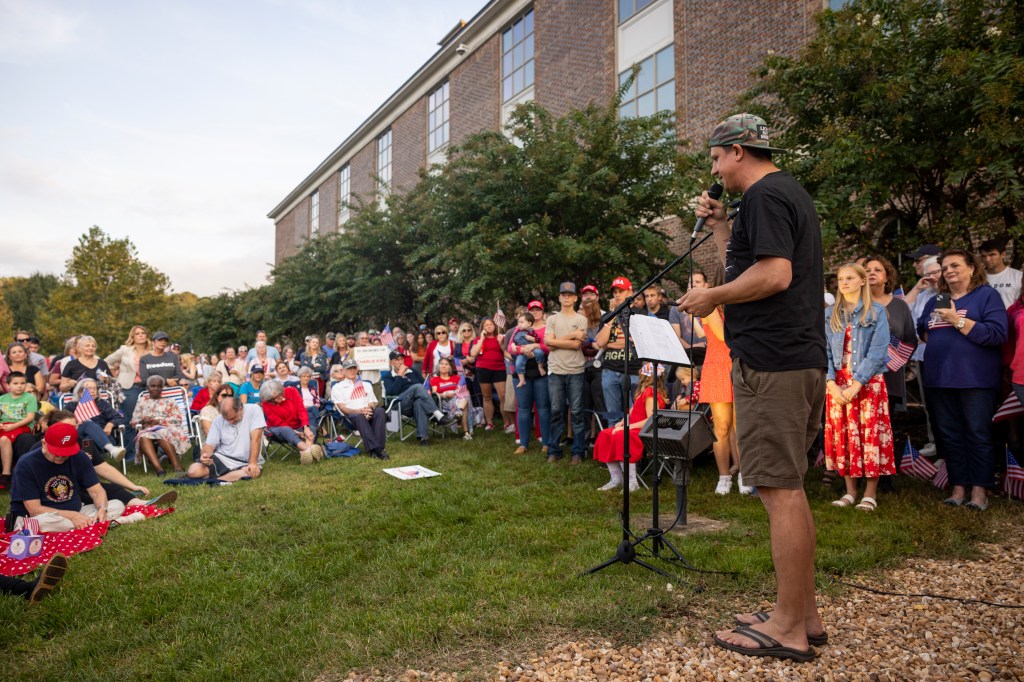 Hundreds gather in Williamsburg for Charlie Kirk vigil – The Virginian-Pilot