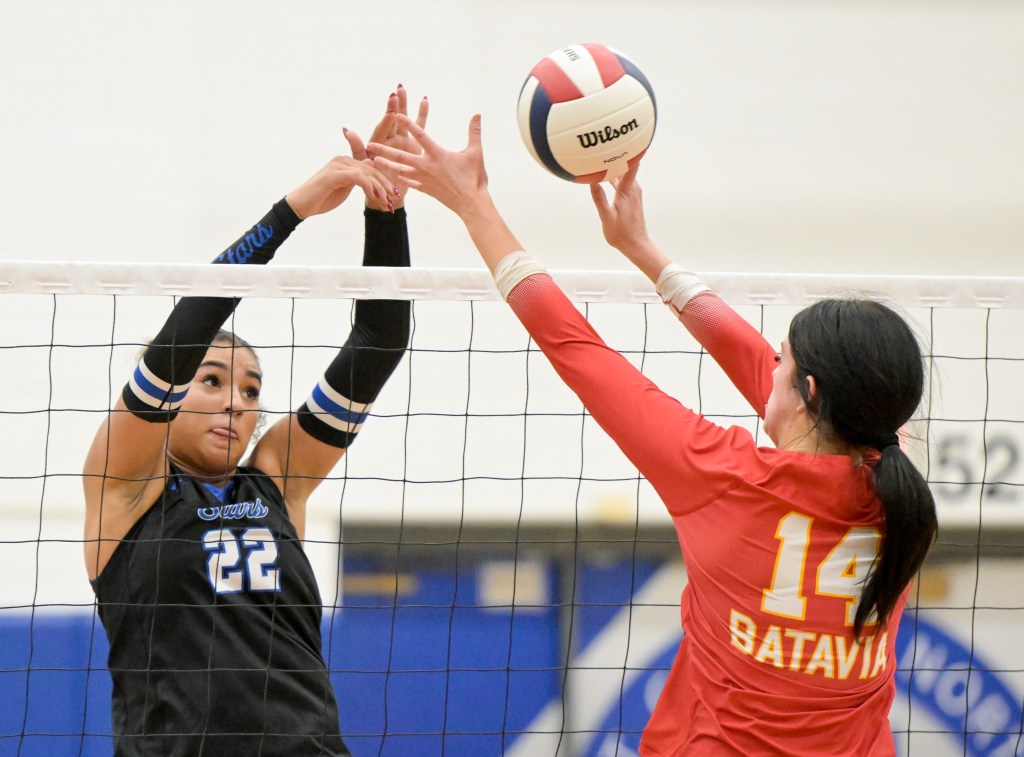 Sidney Wright, St. Charles North beat Batavia