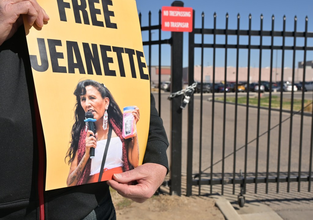 Jeanette Vizguerra supporters call for her release from detention