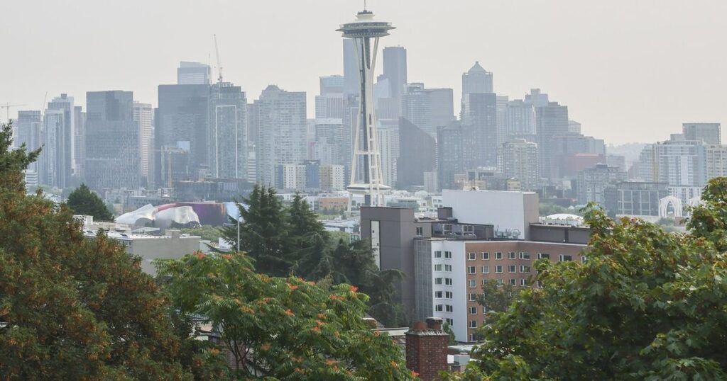 Smoke from Bear Gulch Fire drifts over South Sound