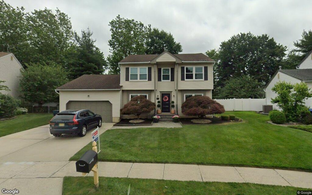 61 Lynn Court, North Brunswick, NJ