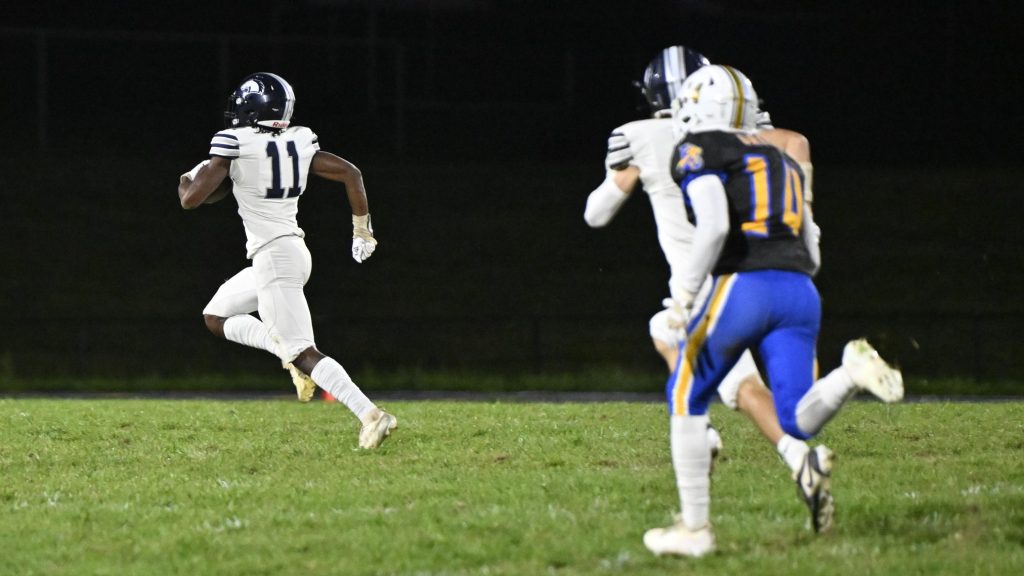Manchester Valley football shuts out Liberty, 10-0, remains unbeaten in county play