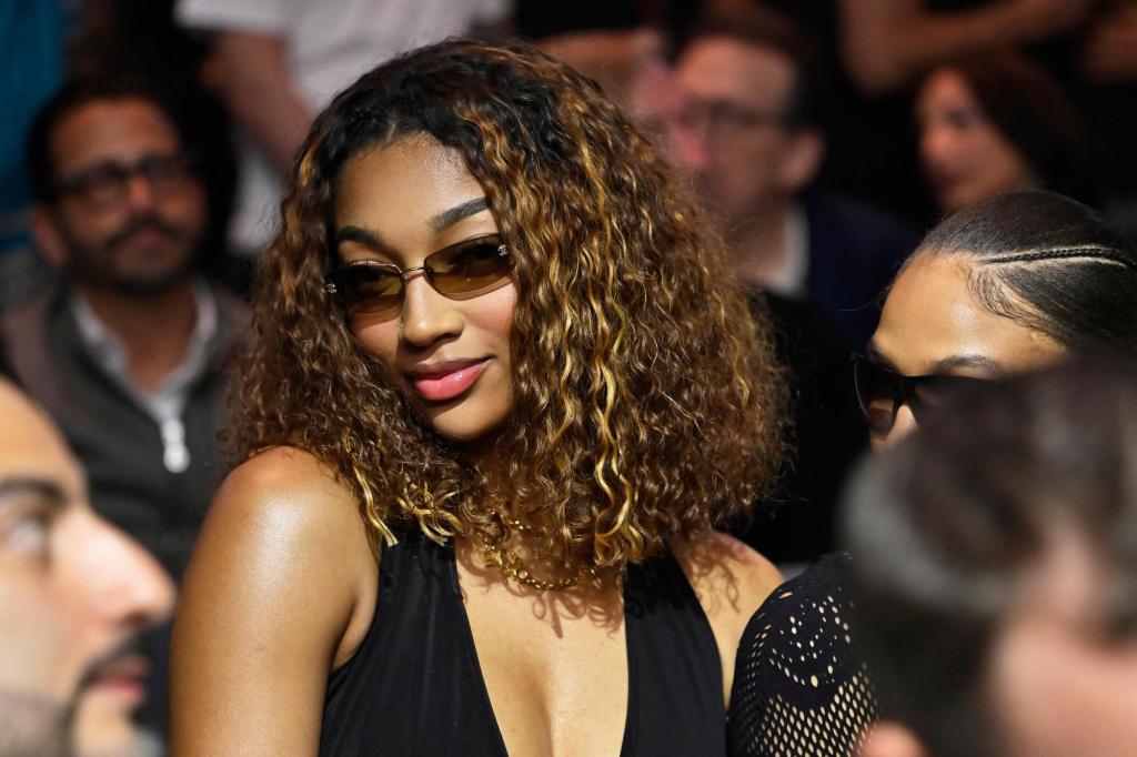 Chicago Sky’s Angel Reese to make history as 1st first professional athlete in Victoria’s Secret Fashion Show – Chicago Tribune