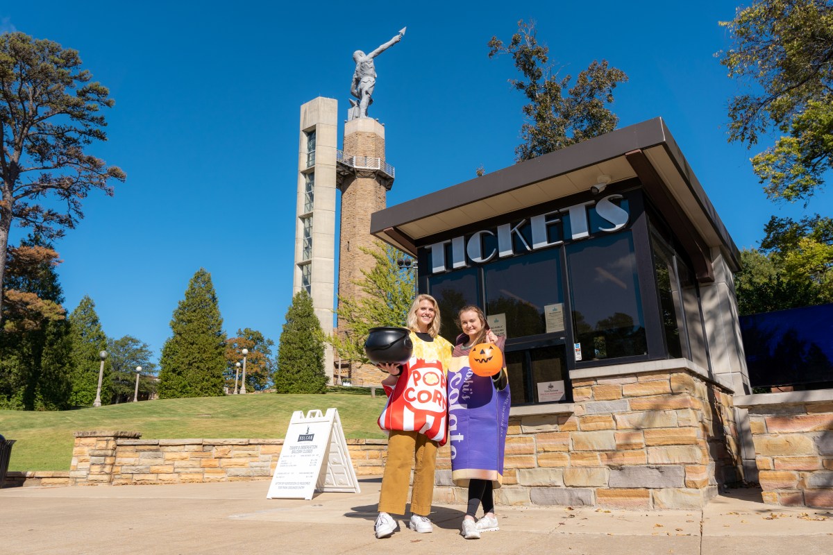 18 fall weekend events like “Hocus Pocus” @ Vulcan + Hoots & Howls @ The Zoo—October 10-12 4 Vulcan's Spooktacular