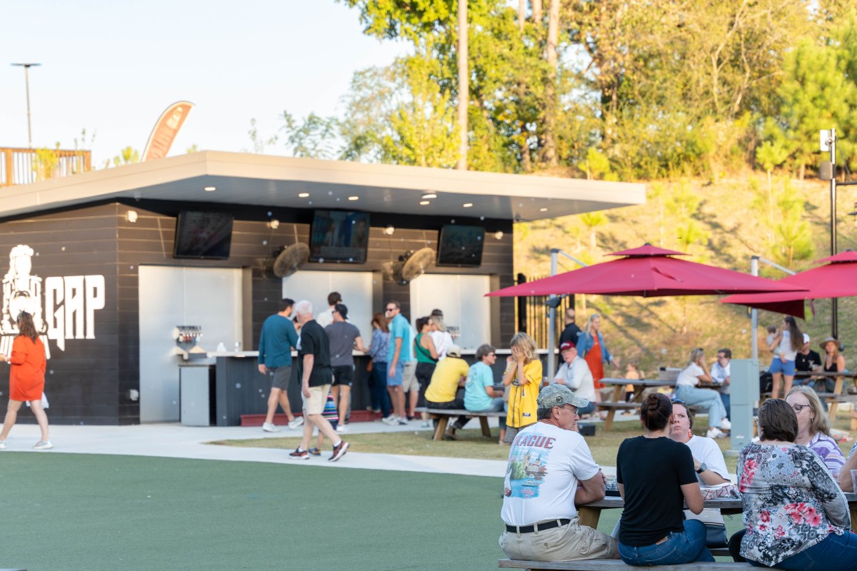 18 fall weekend events like “Hocus Pocus” @ Vulcan + Hoots & Howls @ The Zoo—October 10-12 8 Brock's Gap Brewing