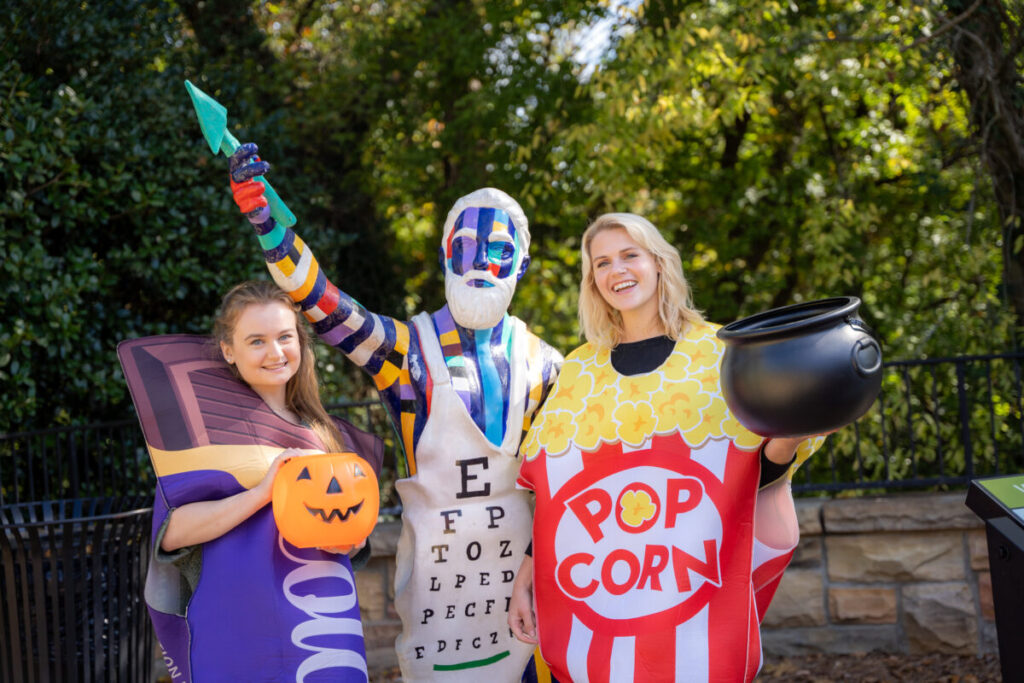 18 fall weekend events like “Hocus Pocus” @ Vulcan + Hoots & Howls @ The Zoo—October 10-12