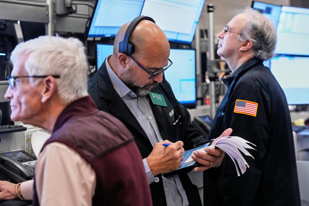 US stocks drift near their records as gold's price falls again