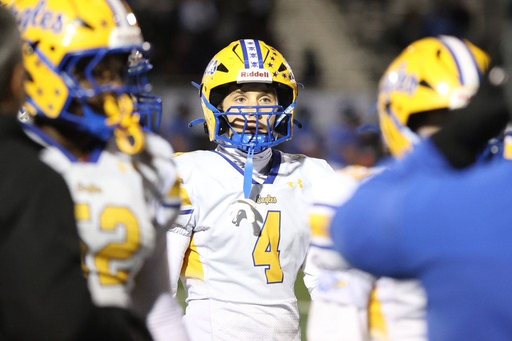 Jeffery Bellik, Sandburg stymie Lincoln-Way East