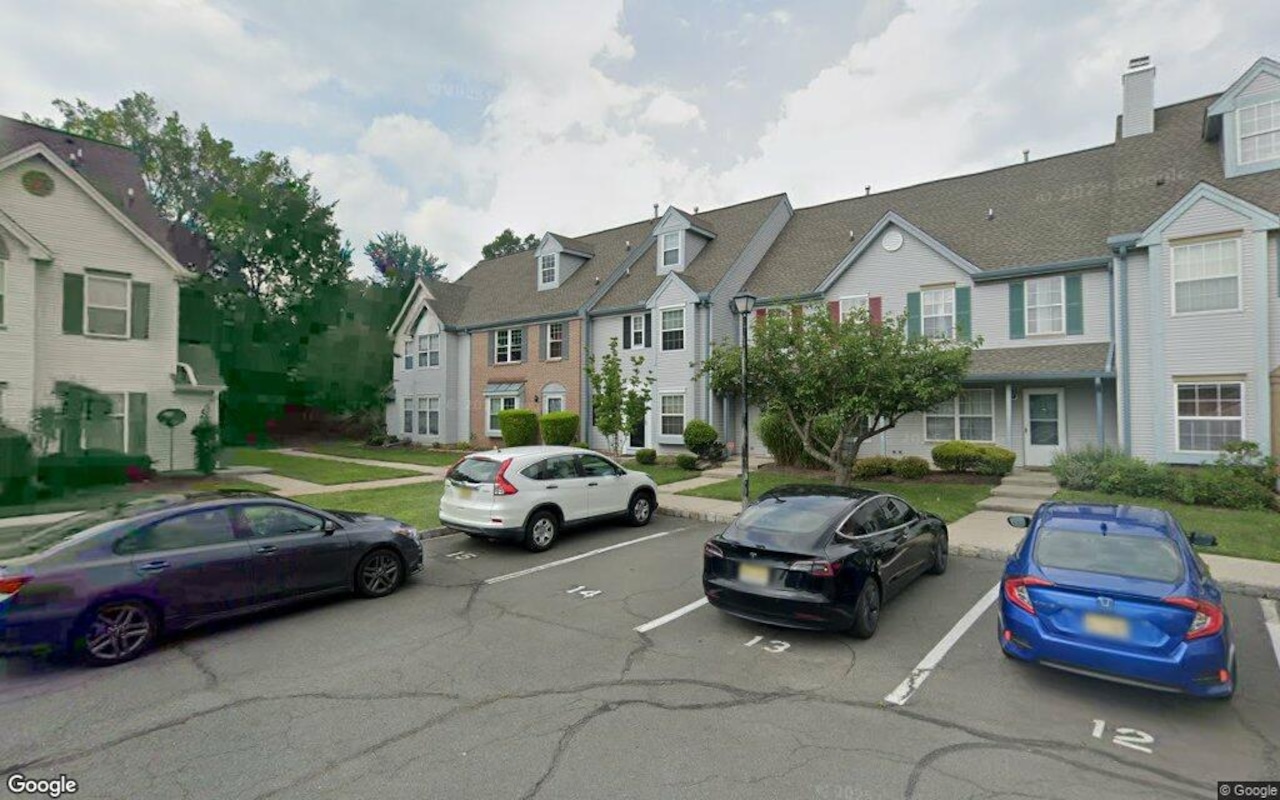 76 Lynnette Court, Kendall Park, NJ
