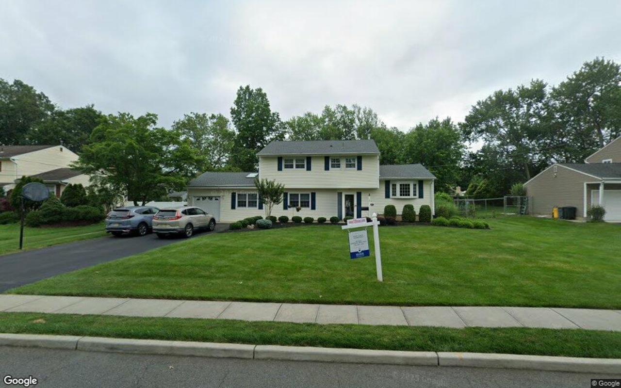 13 Stevens Road, Kendall Park, NJ