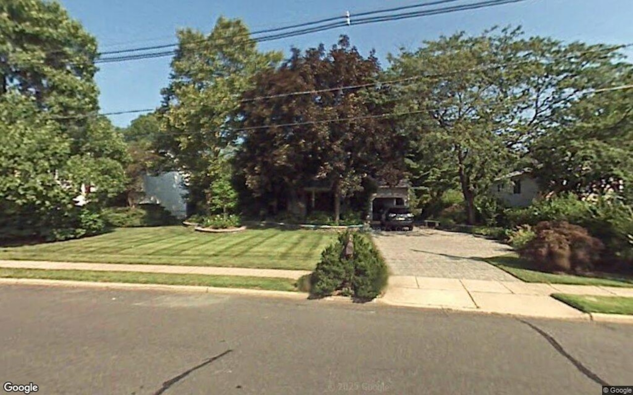 3 Oakey Drive, Kendall Park, NJ