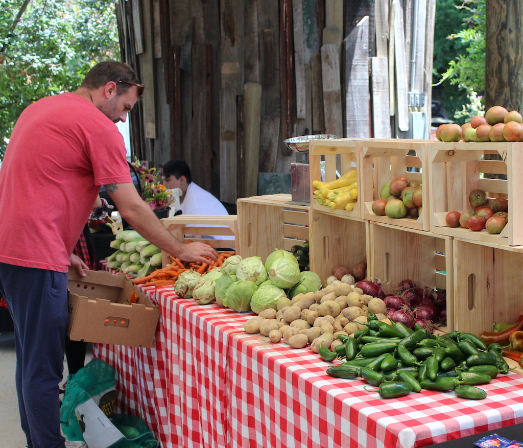 How to Shop Fresh Local Produce After Farmers Market Season