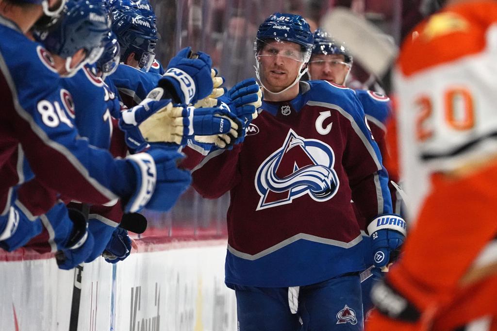 Avalanche tops Ducks in battle of Western Conference points leaders – The Denver Post