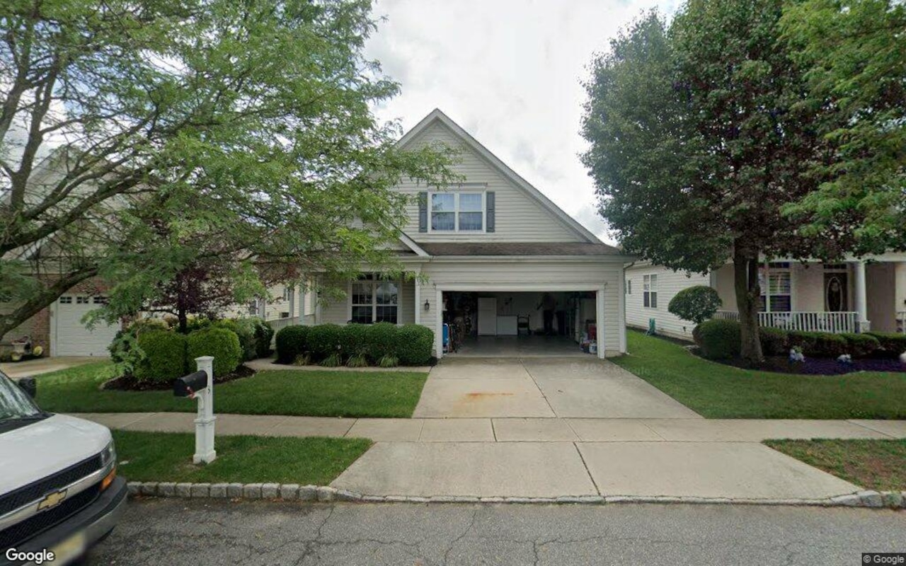 8 McCay Way, Riverside, NJ