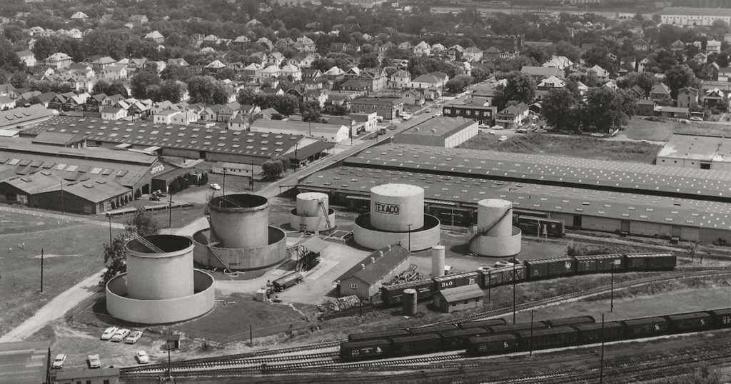 Lost Huntington: Texaco leaves the area