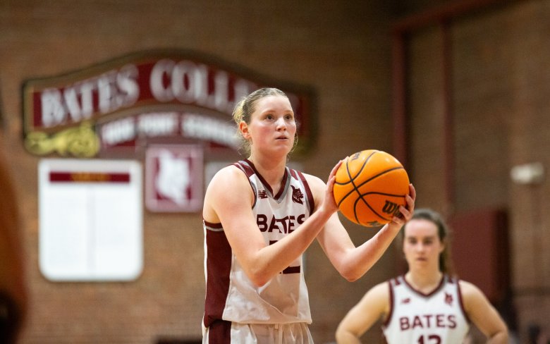 Bates women’s basketball star Elsa Daulerio joins her mother in 1,000-point club