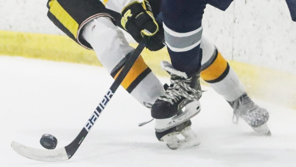 Grisaf paces Verona co-op past Manalapan late - Boys ice hockey recap