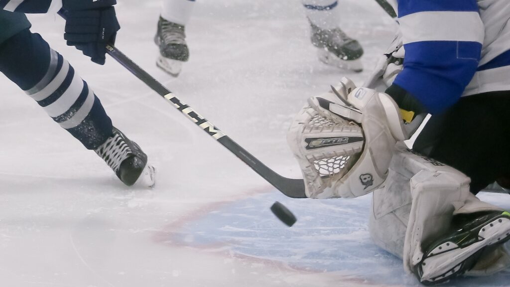 Paul VI defeats Pope John in OT - Boys ice hockey recap