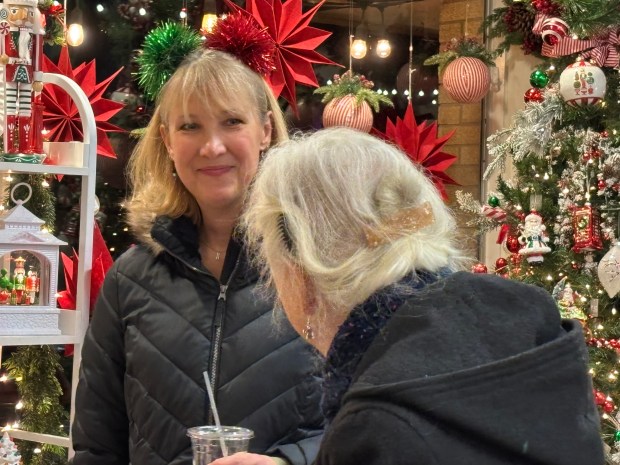 Valerie Burr and her mother, Lana Graser, browse at UpsaDaisy, Homewood, Dec. 18, 2025. (Evy Lewis/Daily Southtown)