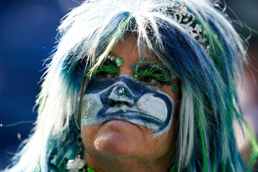 Seattle Seahawks vs San Francisco 49ers ticket prices drop before NFC Divisional round matchup; here's what last-minute seats cost for this historic NFL playoffs game