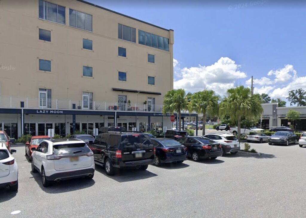 Paid parking at Lineage, Lazy Moon lot in Mills 50 at a standstill