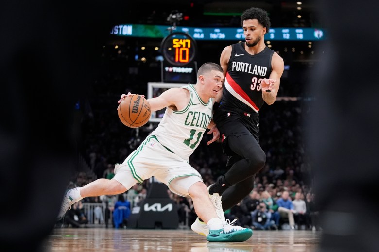Celtics hang on to beat Trail Blazers