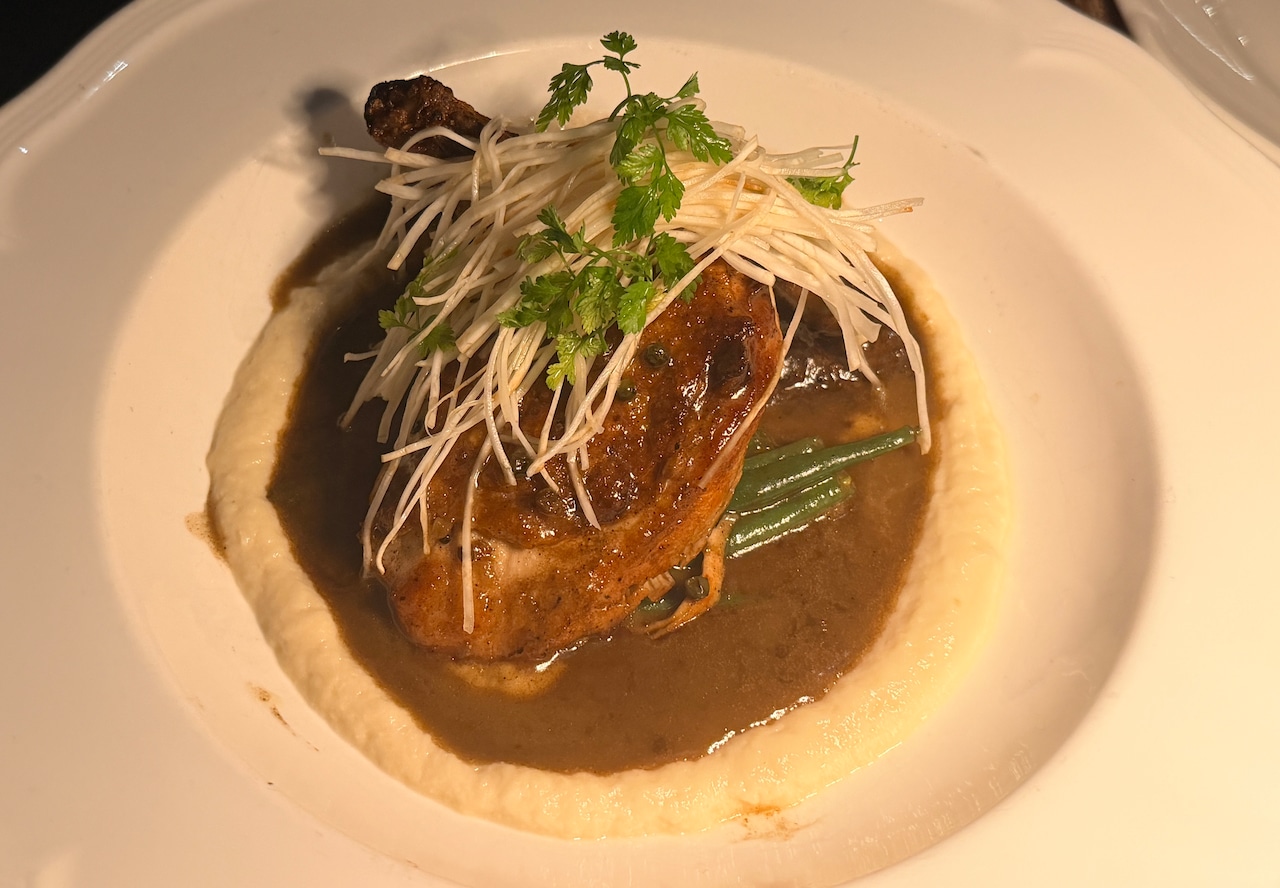 Chicken au Poivre at River Pointe Inn in Rumson, NJ