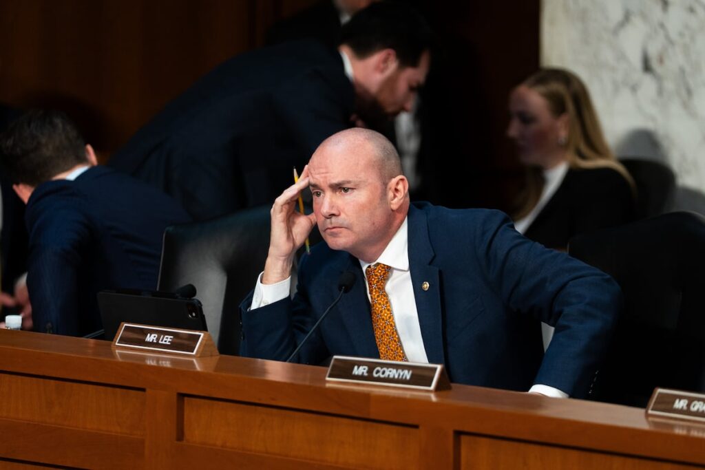 Mike Lee questions constitutionality of Venezuela strike, Maduro capture