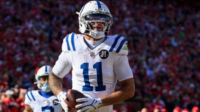 5 possible trade targets for Patriots outside of Maxx Crosby, A.J. Brown