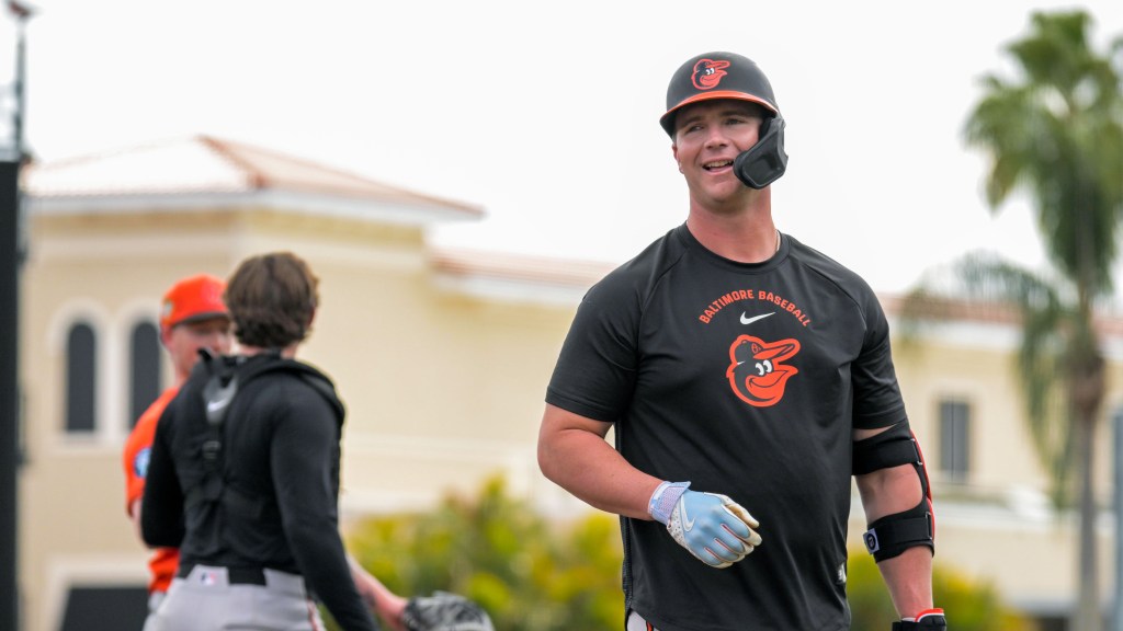 Pete Alonso invites John Oliver to Orioles game after son takes Mets exit hard
